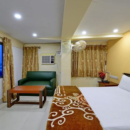 Marina Beach House Hotel Puri Buitenkant foto