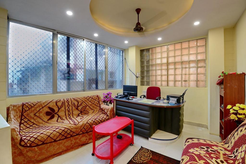 Marina Beach House Hotel Puri Buitenkant foto
